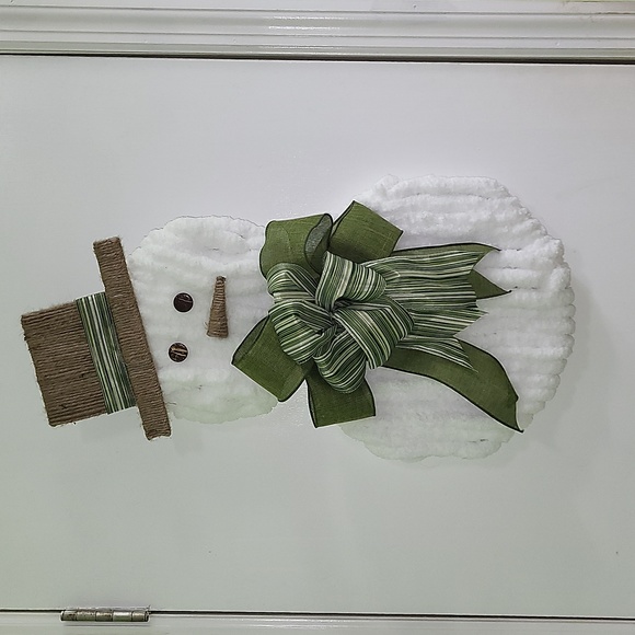 Snowman Wreath - Picture 2 of 3